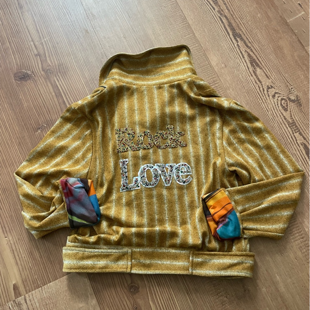 Petit Pois jacket.